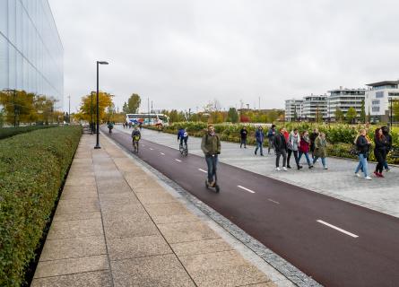 Pedestrian route in a city