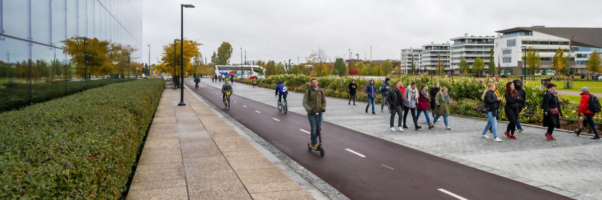 Pedestrian route in a city